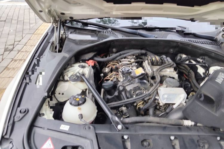 Used BMW 5 Series 2014 525Li Luxury Design Package Engine Bay Right