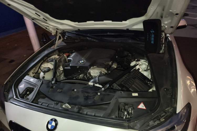 Used BMW 5 Series 2014 525Li Luxury Design Package Engine Bay