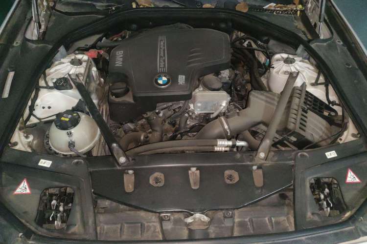 Used BMW 5 Series 2014 520i Touring Edition Engine Bay