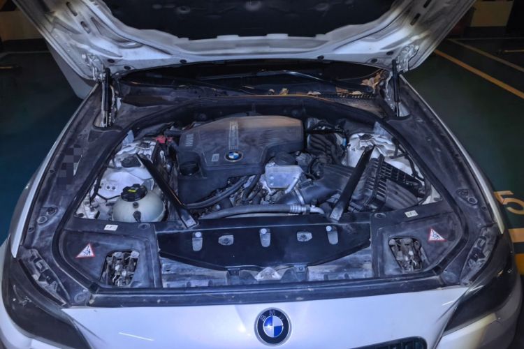 Used BMW 5 Series 2014 520i Elegant Edition Engine Bay