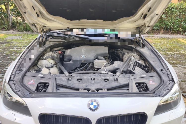 Used BMW 5 Series 2014 520Li Elegant Model Engine Bay