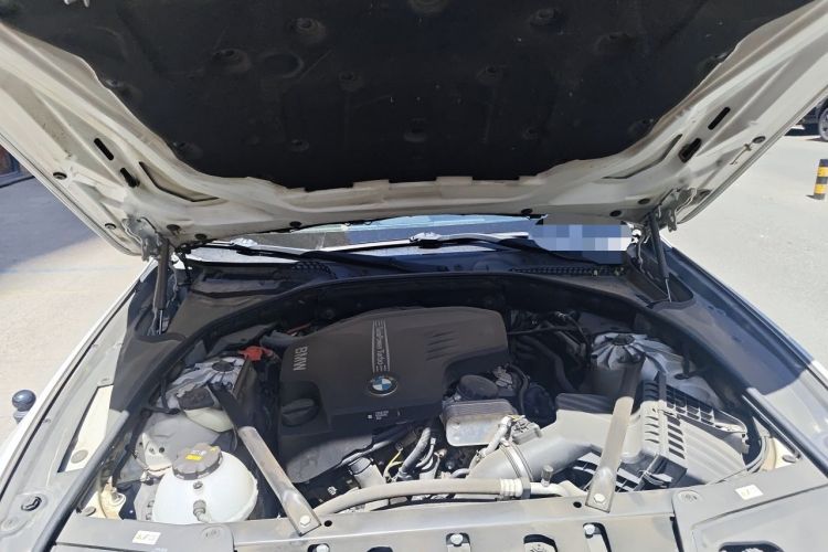 Used BMW 5 Series 2014 525Li Luxury Design Package Engine Bay