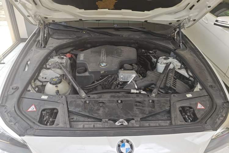 Used BMW 5 Series 2014 525Li Leading Model Engine Bay