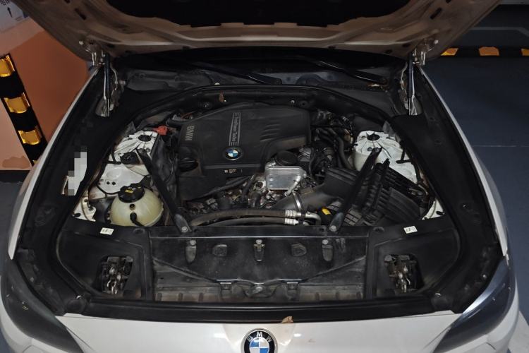 Used BMW 5 Series 2014 525Li Luxury Design Package Engine Bay