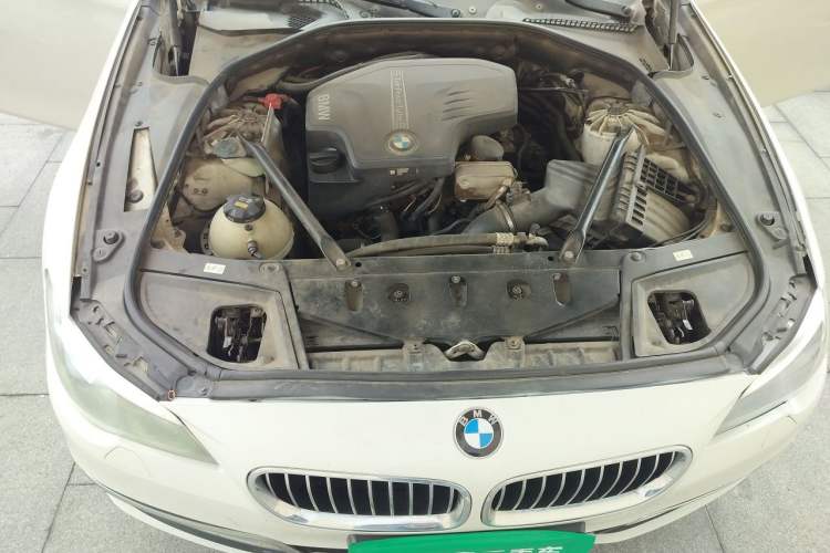 Used BMW 5 Series 2014 525Li Luxury Design Package Engine Bay