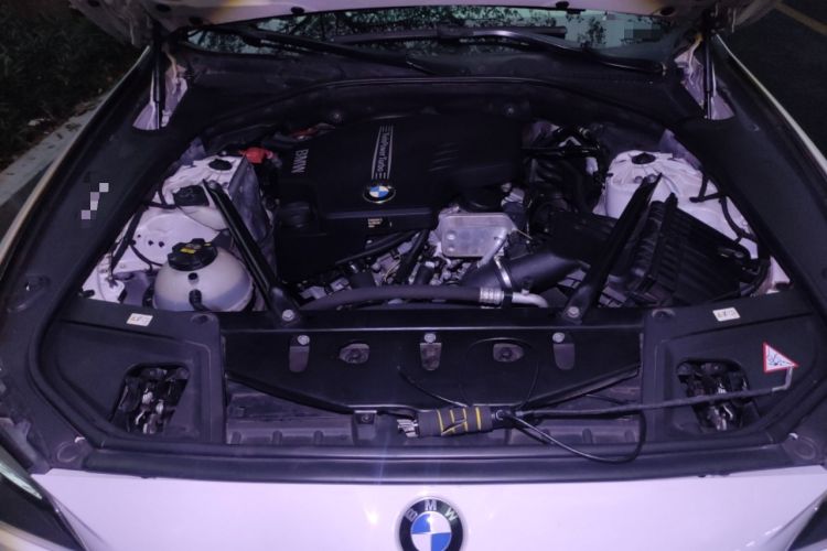 Used BMW 5 Series 2014 525Li Luxury Design Package Engine Bay