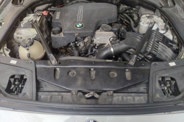 Used BMW 5 Series 2014 528Li Leading Model Engine Bay