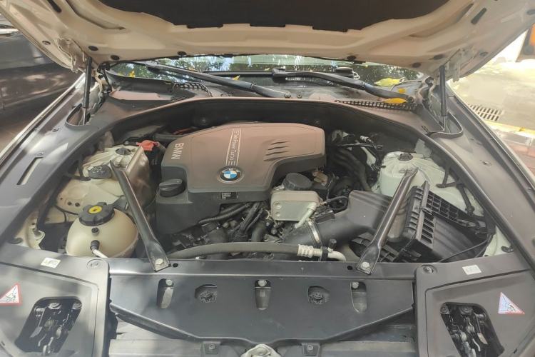 Used BMW 5 Series 2014 520Li Elegant Model Engine Bay