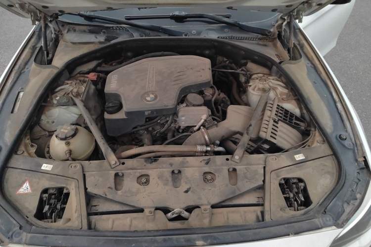 Used BMW 5 Series 2014 525Li Luxury Design Package Engine Bay