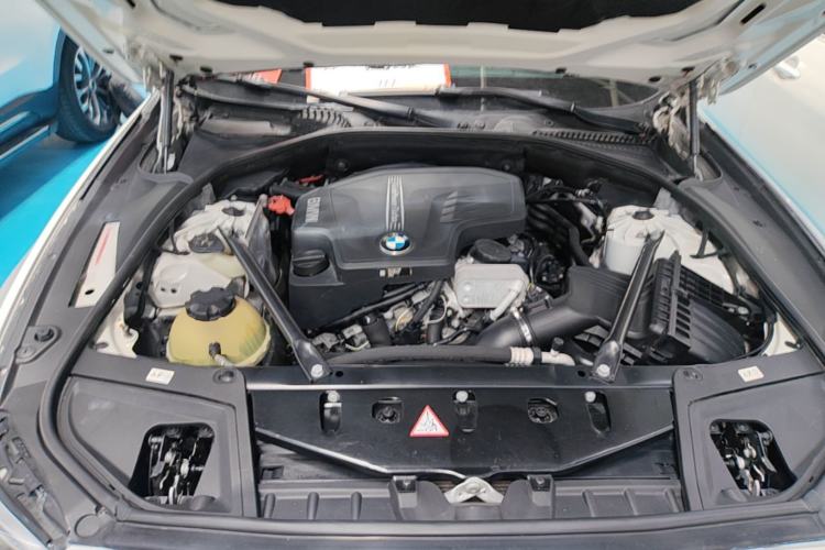 Used BMW 5 Series 2014 525Li Luxury Design Package Engine Bay