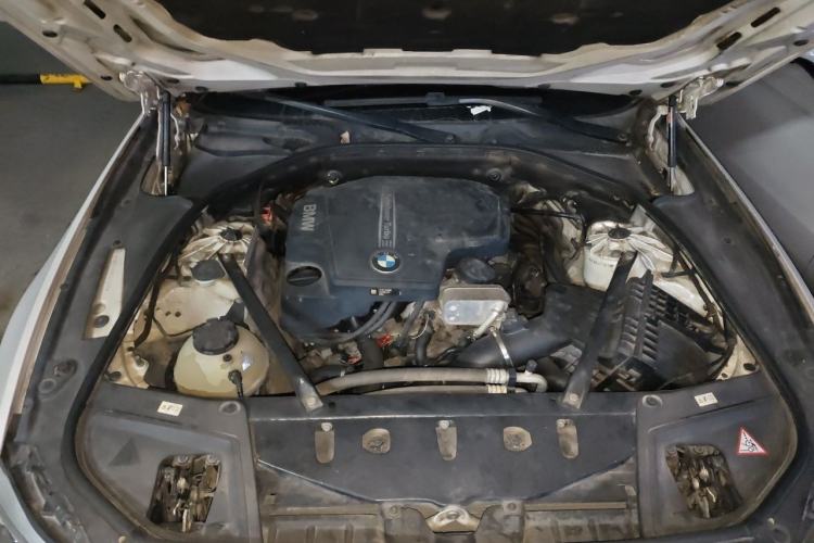 Used BMW 5 Series 2014 525Li Luxury Design Package Engine Bay