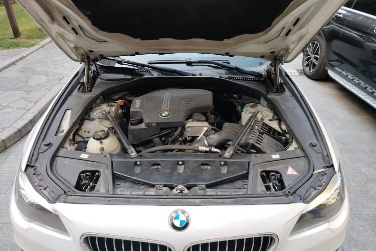 Used BMW 5 Series 2014 520i Touring Edition Engine Bay