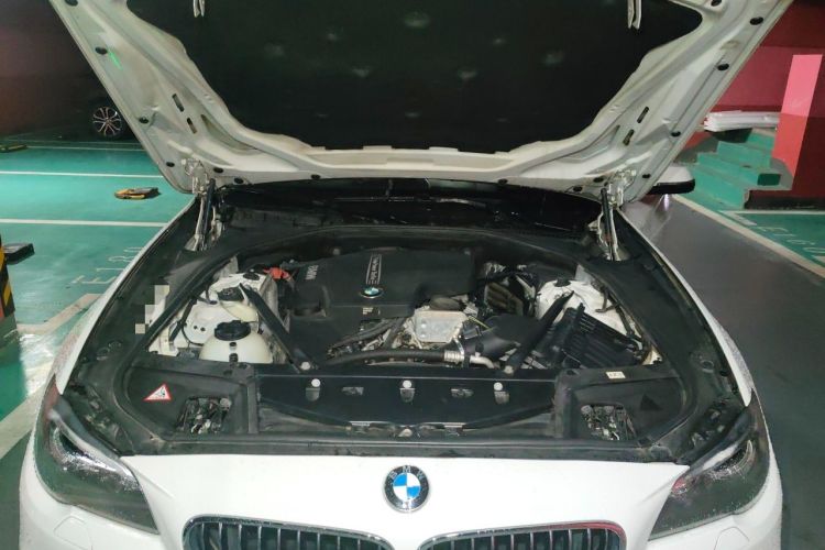 Used BMW 5 Series 2014 525Li Luxury Design Package Engine Bay
