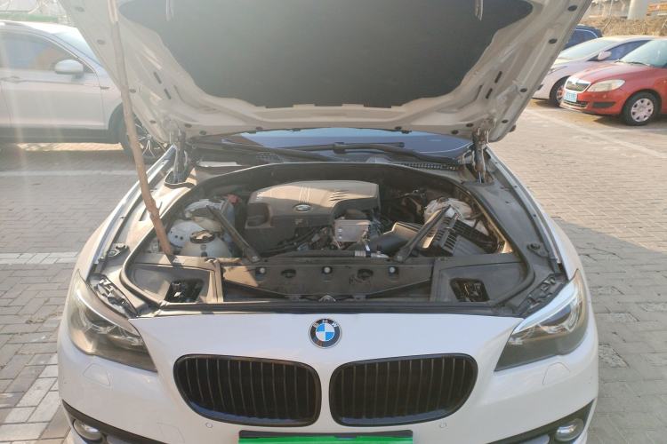 Used BMW 5 Series 2014 528Li xDrive Premium Edition Engine Bay