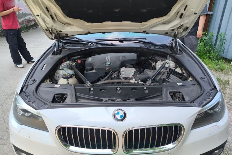 Used BMW 5 Series 2014 528Li xDrive Premium Edition Engine Bay