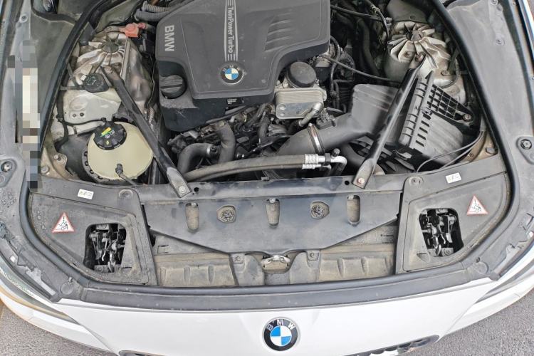 Used BMW 5 Series 2014 528Li xDrive Premium Edition Engine Bay