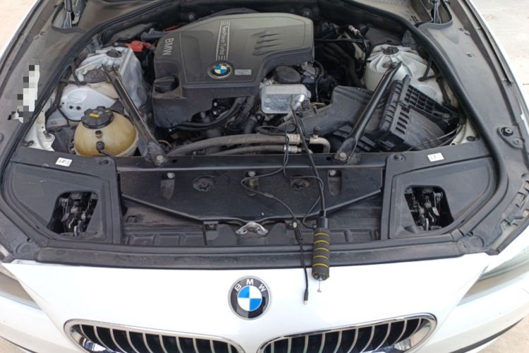 Used BMW 5 Series 2014 520Li Elegant Model Engine Bay