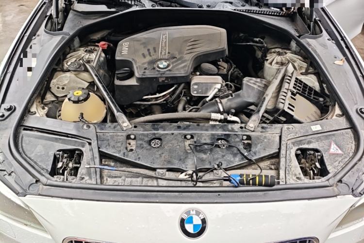 Used BMW 5 Series 2014 520Li Elegant Model Engine Bay