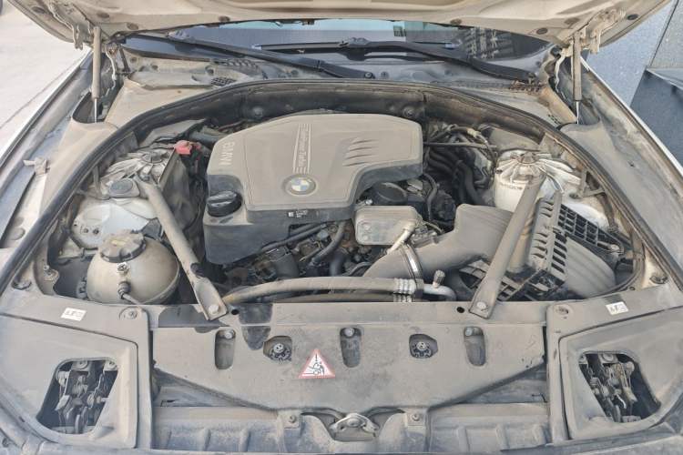 Used BMW 5 Series 2014 525Li Luxury Design Package Engine Bay