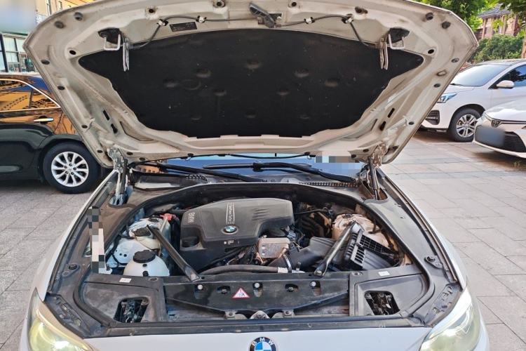 Used BMW 5 Series 2014 520Li Elegant Model Engine Bay