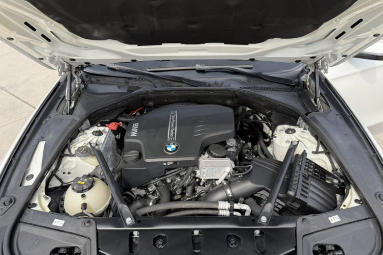Used BMW 5 Series 2014 525Li Luxury Design Package Engine Bay