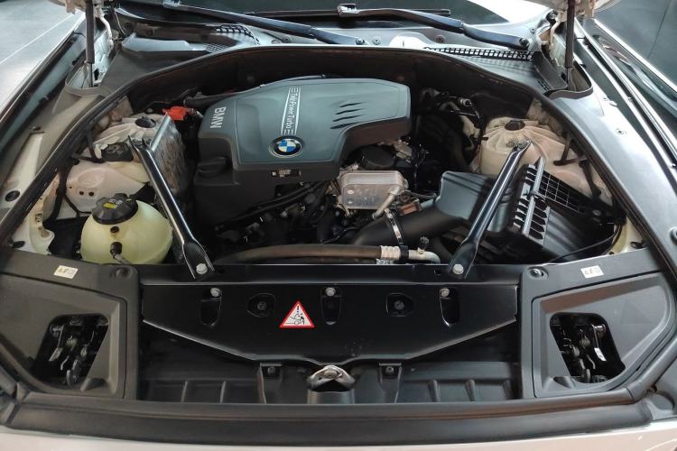 Used BMW 5 Series 2014 525Li Luxury Design Package Engine Bay