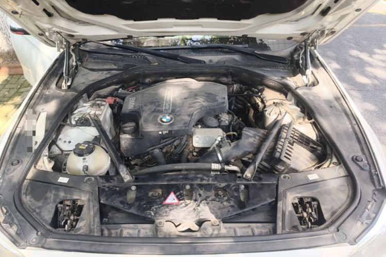 Used BMW 5 Series 2014 520Li Elegant Model Engine Bay