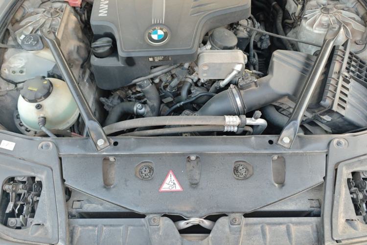 Used BMW 5 Series 2014 528Li xDrive Premium Edition Engine Bay
