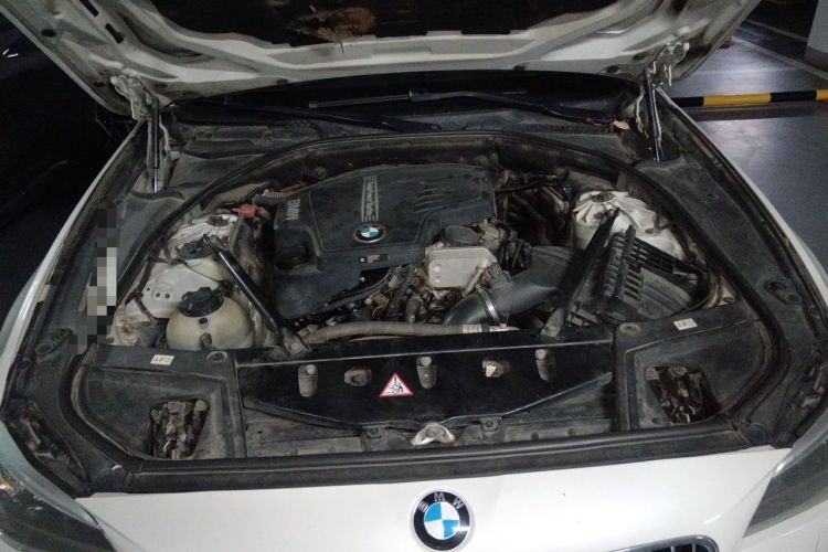 Used BMW 5 Series 2014 525Li Luxury Design Package Engine Bay