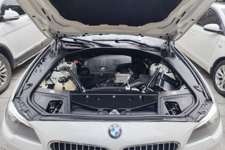 Used BMW 5 Series 2014 525Li Leading Model Engine Bay