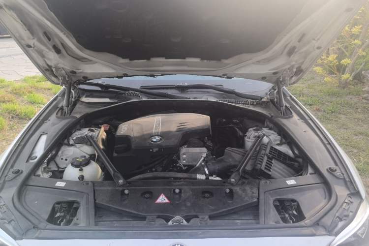 Used BMW 5 Series 2014 525Li Luxury Design Package Engine Bay