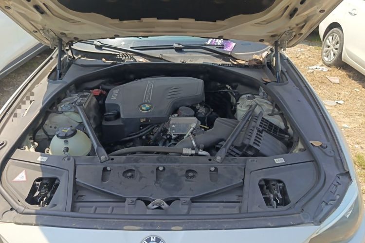 Used BMW 5 Series 2014 520Li Elegant Model Engine Bay