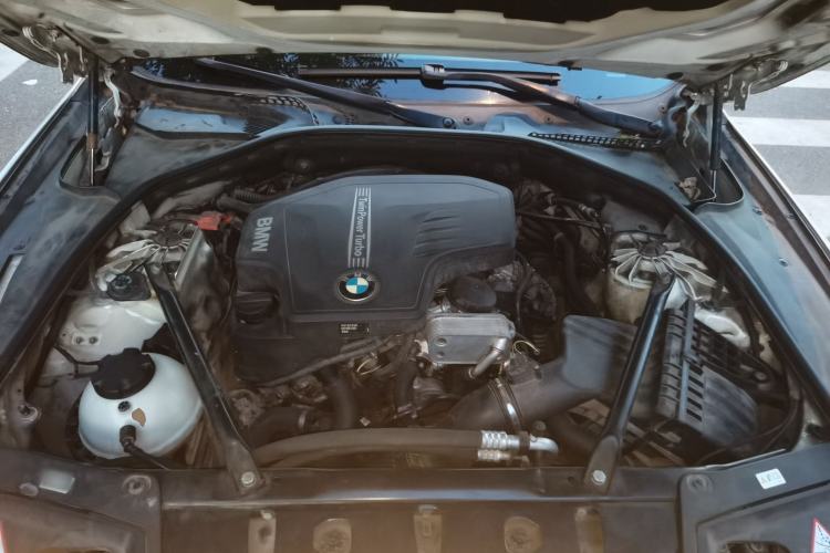 Used BMW 5 Series 2014 520Li Elegant Model Engine Bay