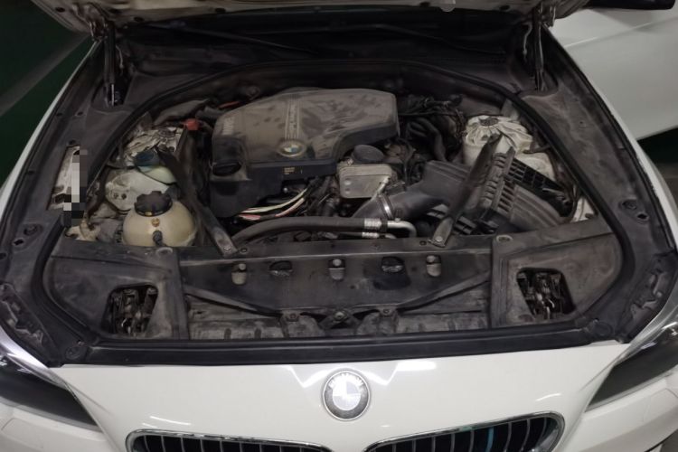 Used BMW 5 Series 2014 525Li Leading Model Engine Bay