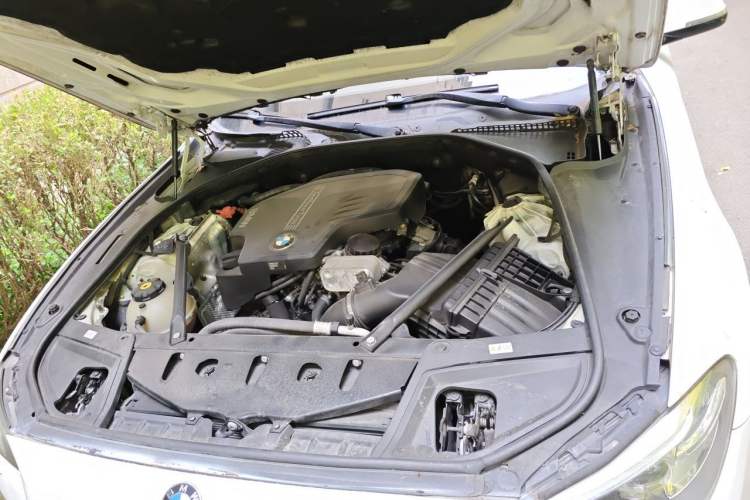 Used BMW 5 Series 2014 525Li Luxury Design Package Engine Bay