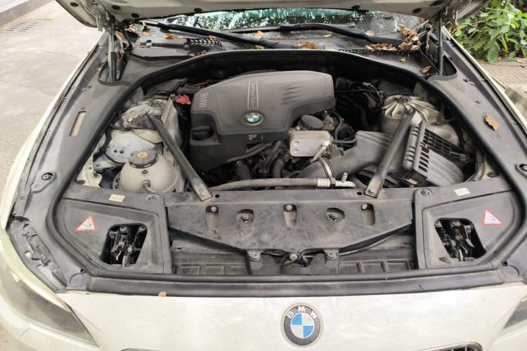 Used BMW 5 Series 2014 525Li Luxury Design Package Engine Bay