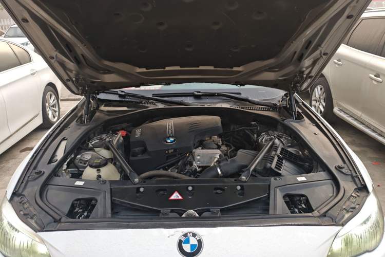 Used BMW 5 Series 2014 520Li Elegant Model Engine Bay