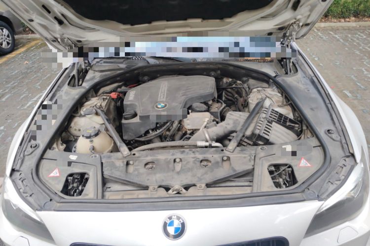 Used BMW 5 Series 2014 520Li Elegant Model Engine Bay