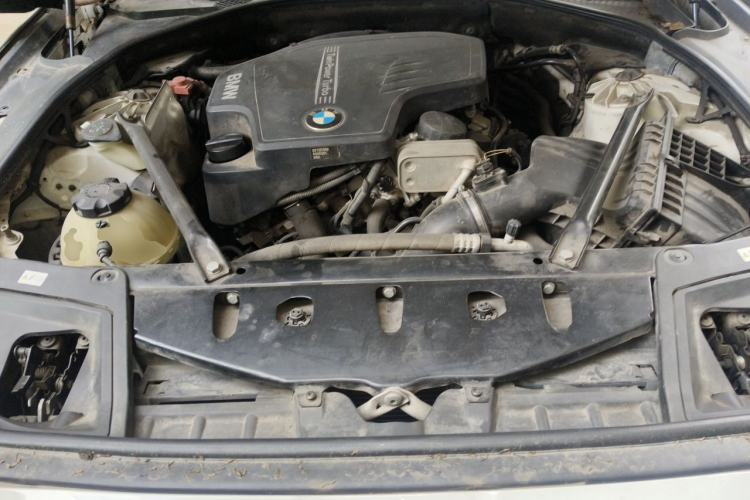 Used BMW 5 Series 2014 525Li Fashion Design Package Engine Bay