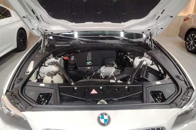 Used BMW 5 Series 2014 525Li Luxury Design Package Engine Bay