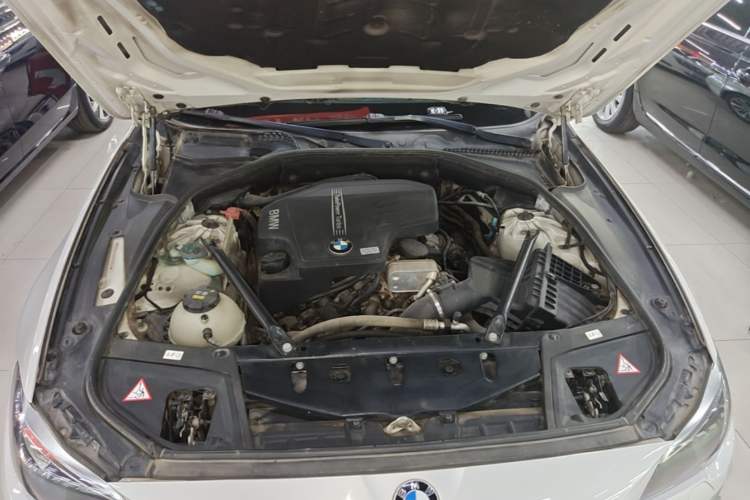 Used BMW 5 Series 2014 520i Elegant Edition Engine Bay