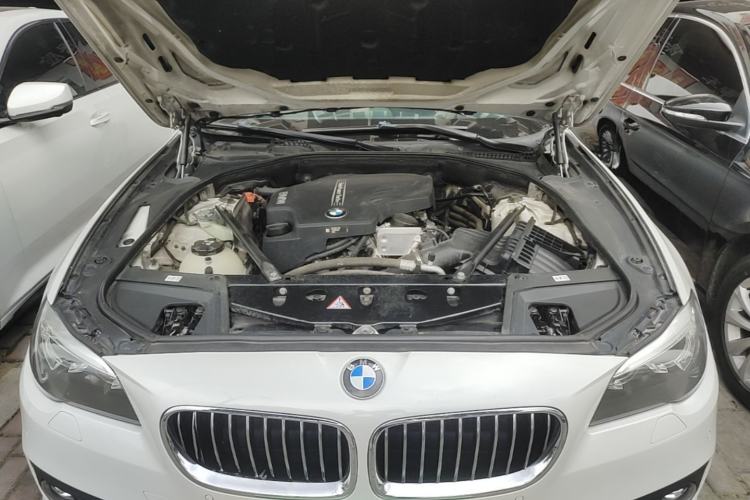 Used BMW 5 Series 2014 525Li Leading Model Engine Bay