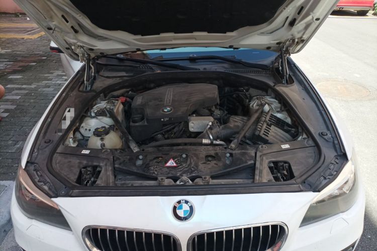 Used BMW 5 Series 2014 520Li Elegant Model Engine Bay