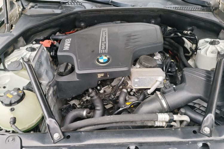 Used BMW 5 Series 2014 525Li Luxury Design Package Engine Bay