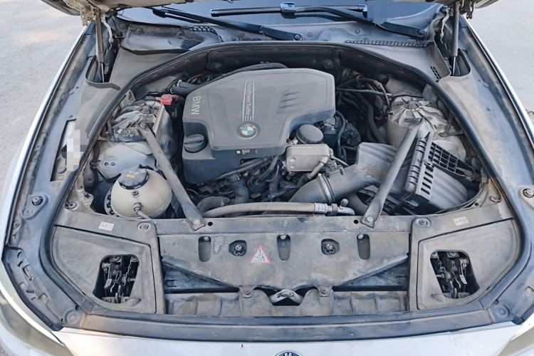 Used BMW 5 Series 2014 520Li Elegant Model Engine Bay