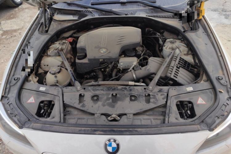 Used BMW 5 Series 2014 520Li Elegant Model Engine Bay
