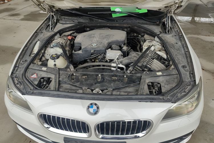 Used BMW 5 Series 2014 525Li Leading Model Engine Bay