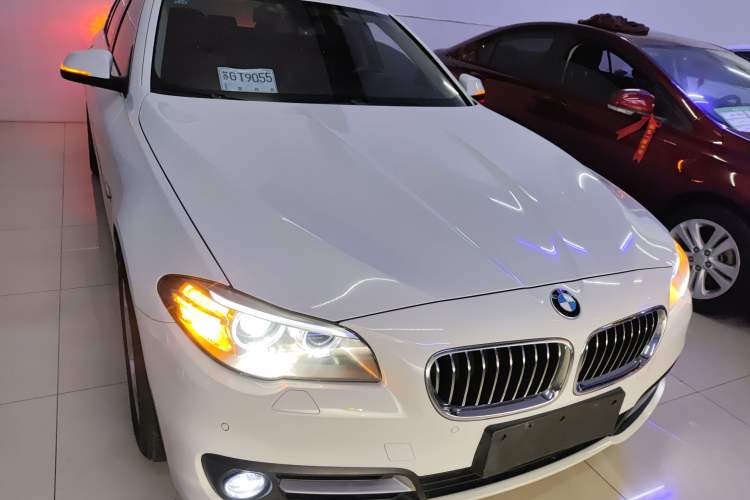 Used BMW 5 Series 2014 520i Elegant Edition Exterior 1