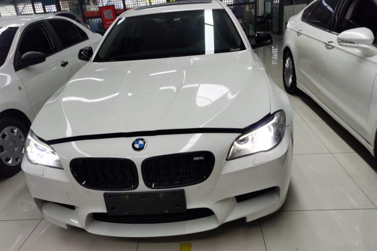 Used BMW 5 Series 2014 525Li Luxury Design Package Exterior 1
