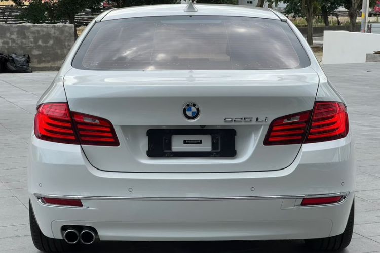 Used BMW 5 Series 2014 525Li Luxury Design Package Exterior 1